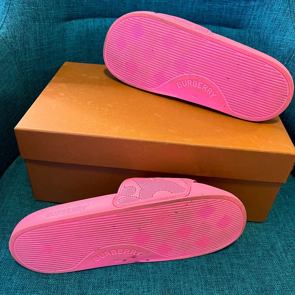 Pink Burberry Monogram Furley Slides. - Picture 4 of 6